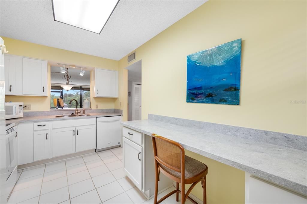For Sale: $170,000 (2 beds, 2 baths, 960 Square Feet)
