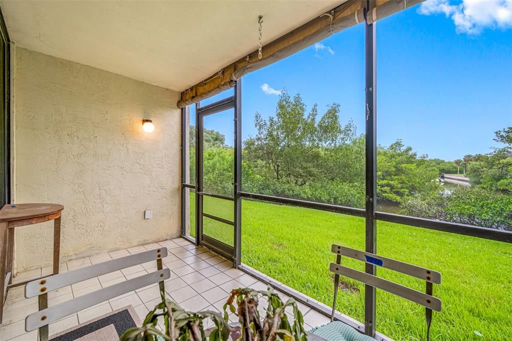 For Sale: $170,000 (2 beds, 2 baths, 960 Square Feet)