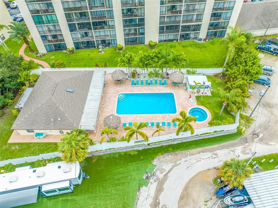 For Sale: $170,000 (2 beds, 2 baths, 960 Square Feet)