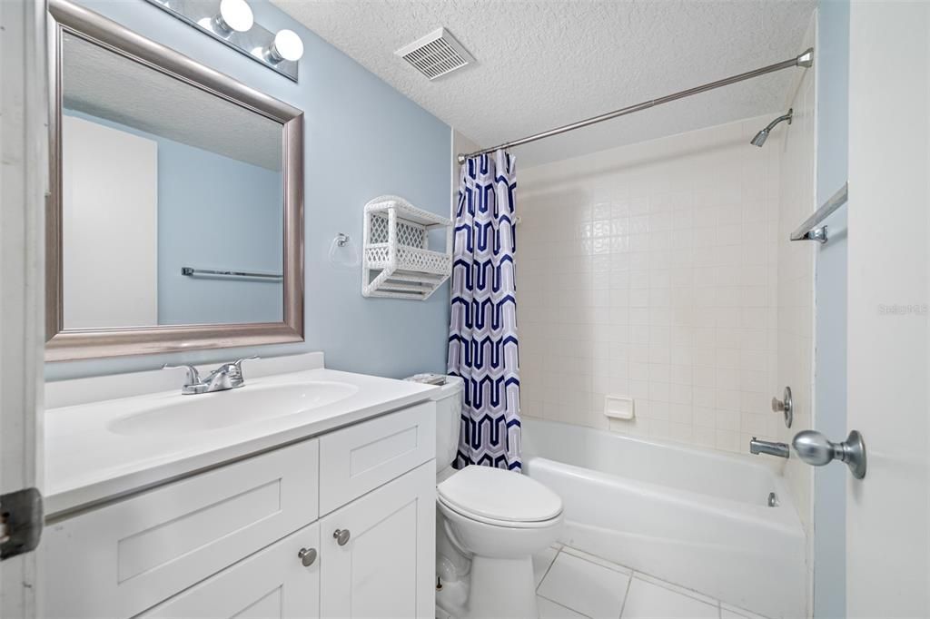 For Sale: $170,000 (2 beds, 2 baths, 960 Square Feet)
