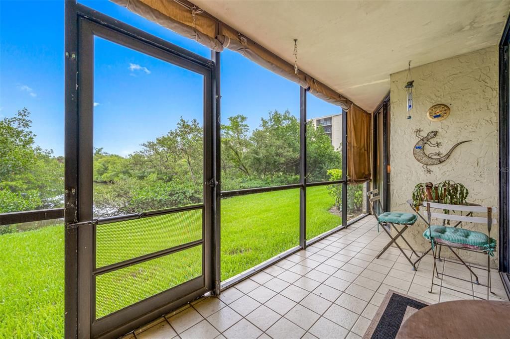 For Sale: $170,000 (2 beds, 2 baths, 960 Square Feet)