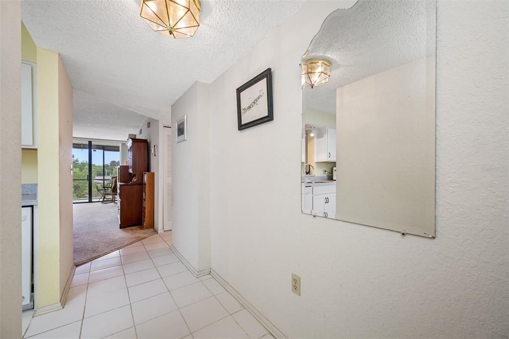 For Sale: $170,000 (2 beds, 2 baths, 960 Square Feet)