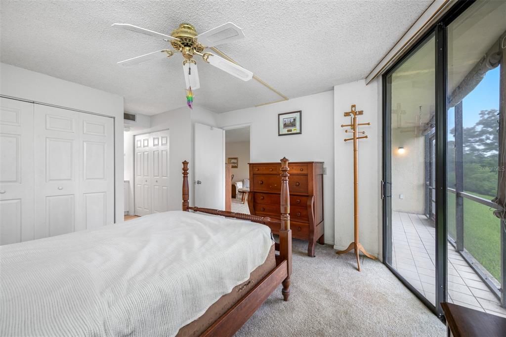 For Sale: $170,000 (2 beds, 2 baths, 960 Square Feet)