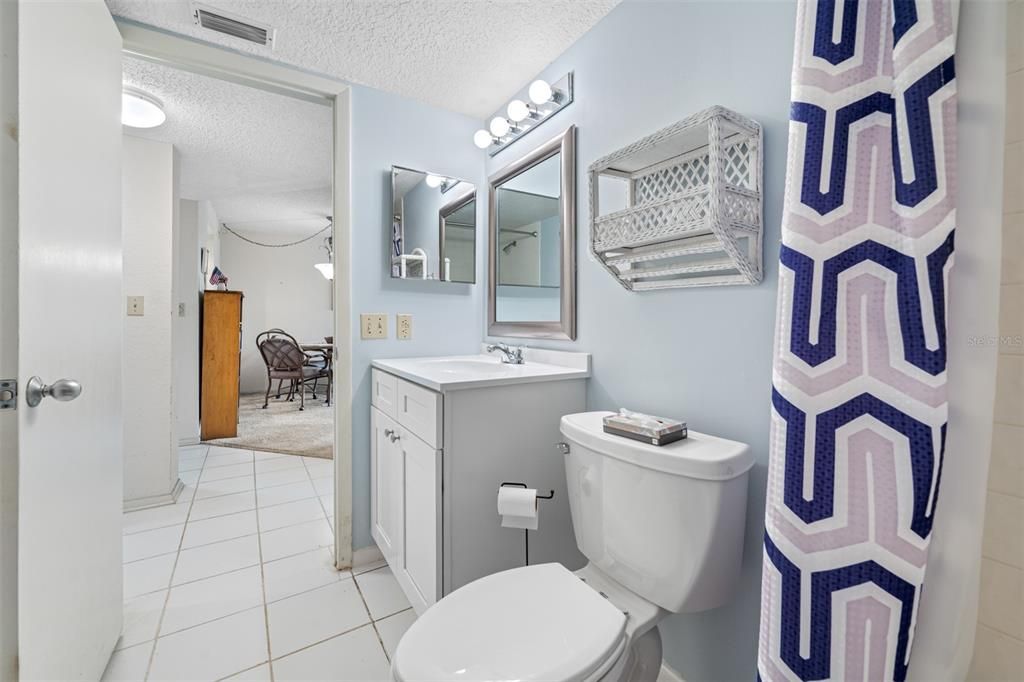 For Sale: $170,000 (2 beds, 2 baths, 960 Square Feet)
