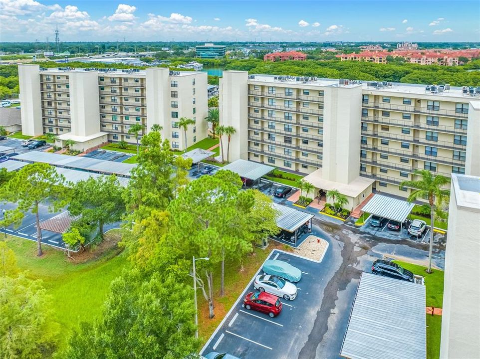 For Sale: $170,000 (2 beds, 2 baths, 960 Square Feet)