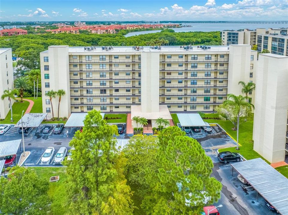 For Sale: $170,000 (2 beds, 2 baths, 960 Square Feet)
