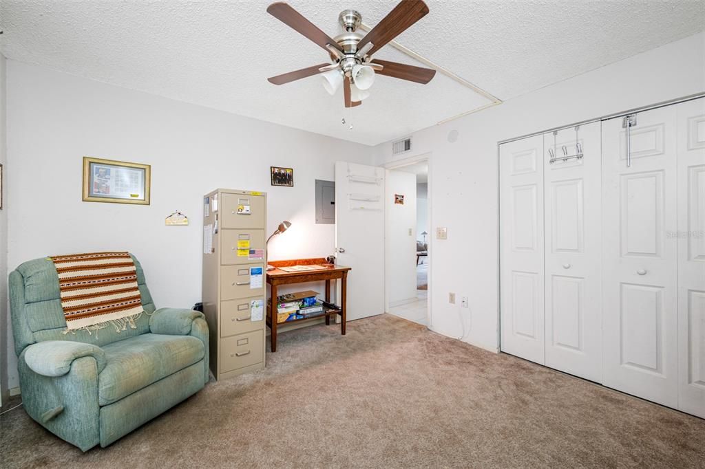 For Sale: $170,000 (2 beds, 2 baths, 960 Square Feet)