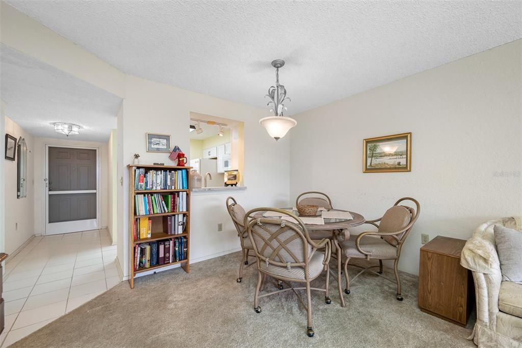 For Sale: $170,000 (2 beds, 2 baths, 960 Square Feet)
