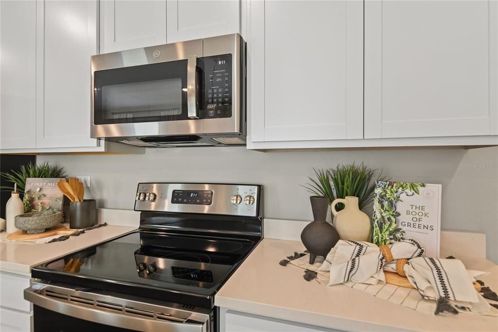 For Sale: $409,999 (3 beds, 2 baths, 1579 Square Feet)