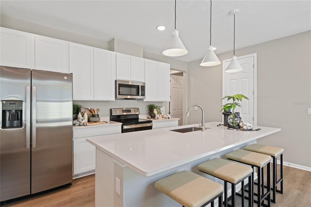 For Sale: $409,999 (3 beds, 2 baths, 1579 Square Feet)