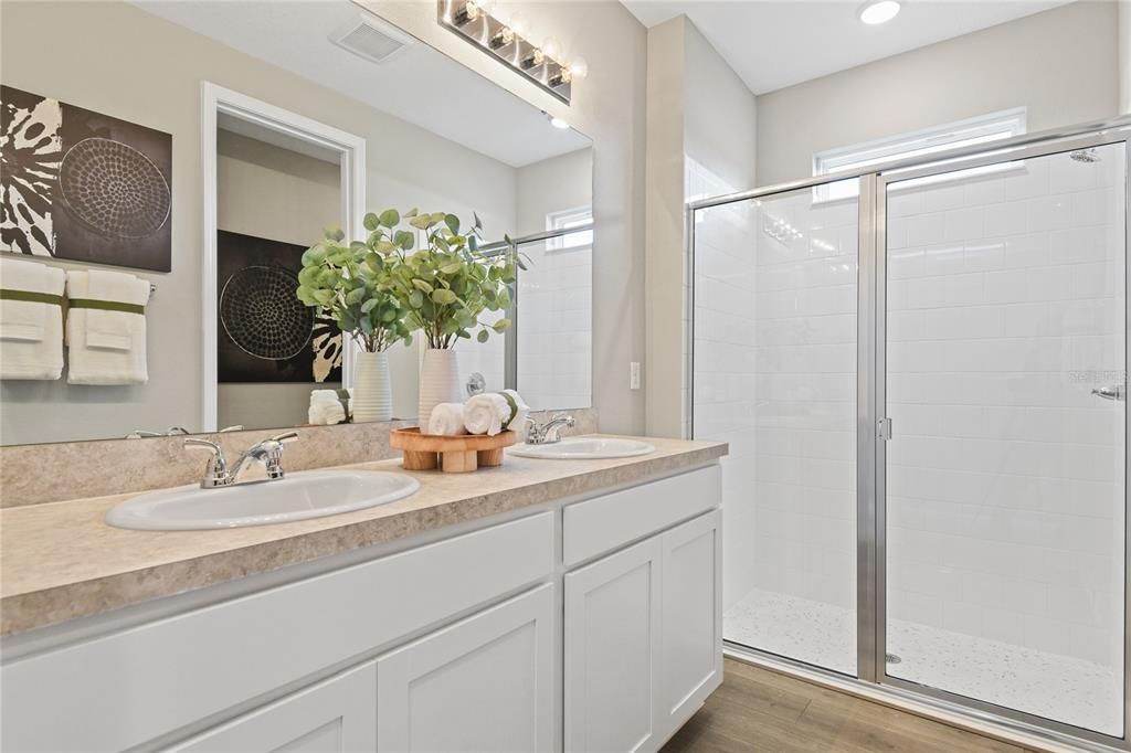 For Sale: $409,999 (3 beds, 2 baths, 1579 Square Feet)