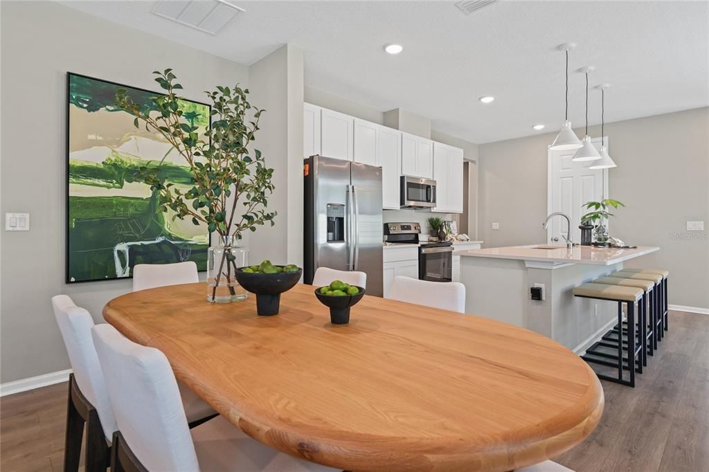 For Sale: $409,999 (3 beds, 2 baths, 1579 Square Feet)