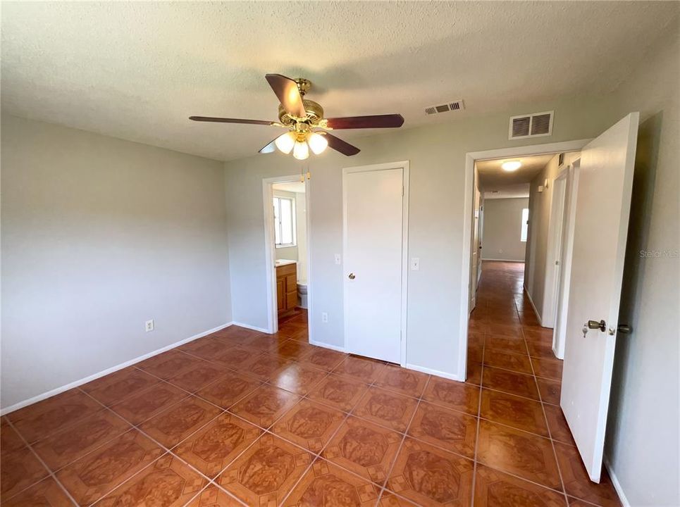 En Venta: $270,000 (3 camas, 2 baños, 1125 Pies cuadrados)