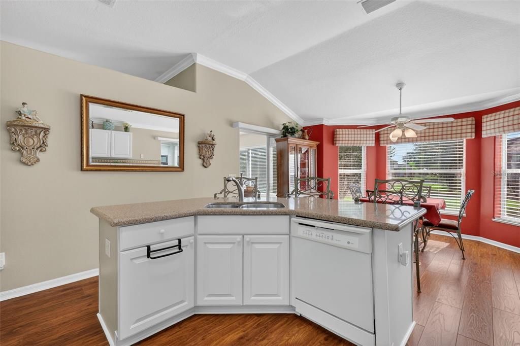 На продажу: $490,000 (2 спален, 2 ванн, 1908 Квадратных фут)