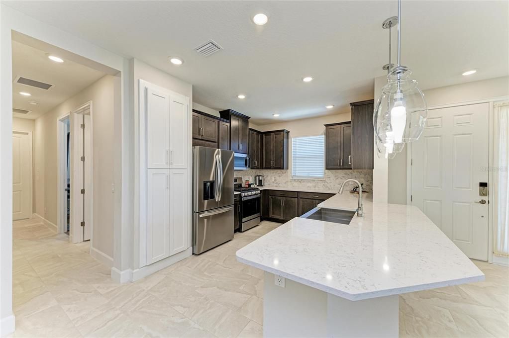 Active With Contract: $514,900 (2 beds, 2 baths, 1533 Square Feet)