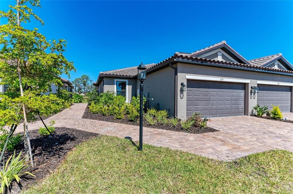 Active With Contract: $514,900 (2 beds, 2 baths, 1533 Square Feet)