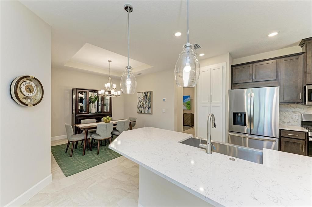 Active With Contract: $514,900 (2 beds, 2 baths, 1533 Square Feet)