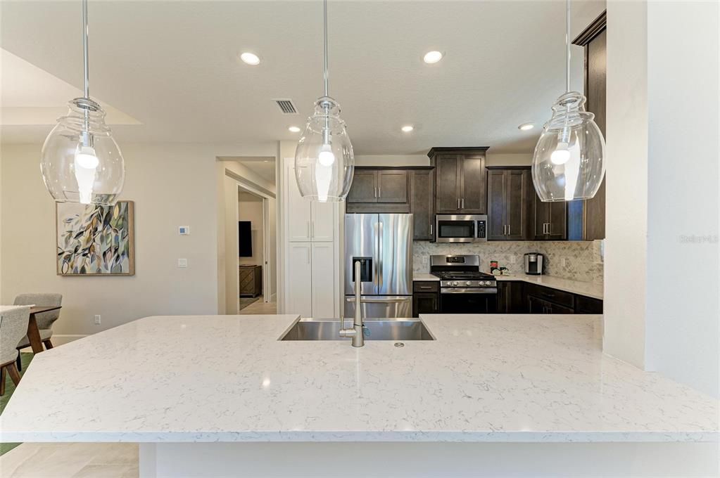 Active With Contract: $514,900 (2 beds, 2 baths, 1533 Square Feet)