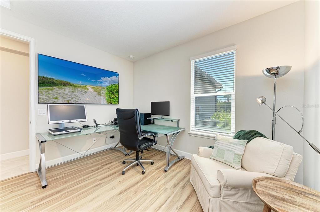 Active With Contract: $514,900 (2 beds, 2 baths, 1533 Square Feet)