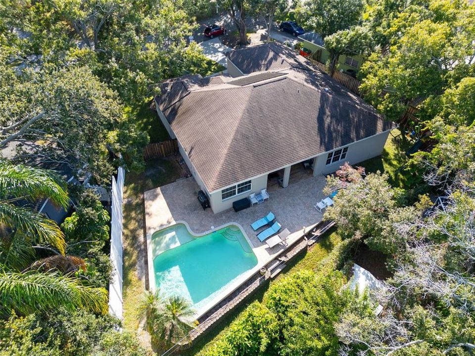 Active With Contract: $699,900 (4 beds, 2 baths, 2404 Square Feet)