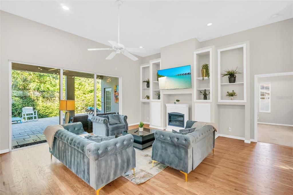 Active With Contract: $699,900 (4 beds, 2 baths, 2404 Square Feet)