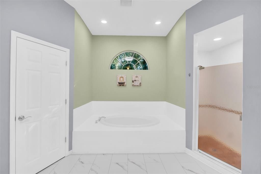 Active With Contract: $699,900 (4 beds, 2 baths, 2404 Square Feet)