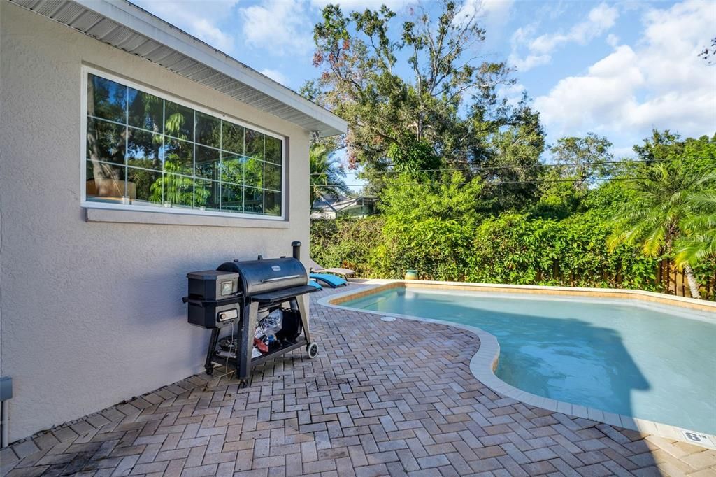 Active With Contract: $699,900 (4 beds, 2 baths, 2404 Square Feet)