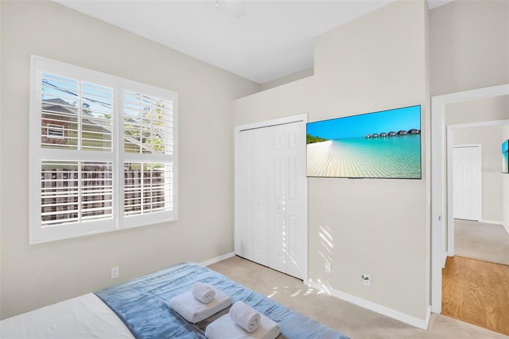 Active With Contract: $699,900 (4 beds, 2 baths, 2404 Square Feet)