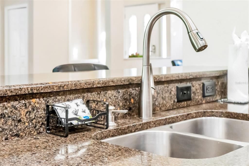 Active With Contract: $699,900 (4 beds, 2 baths, 2404 Square Feet)