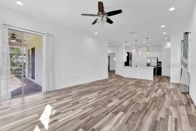 В аренду: $4,200 (5 спален, 4 ванн, 3346 Квадратных фут)