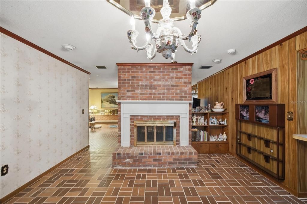 En Venta: $1,299,000 (5 camas, 3 baños, 2744 Pies cuadrados)
