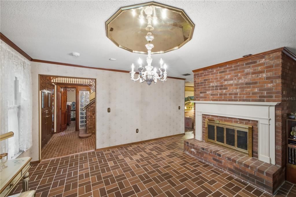 En Venta: $1,299,000 (5 camas, 3 baños, 2744 Pies cuadrados)