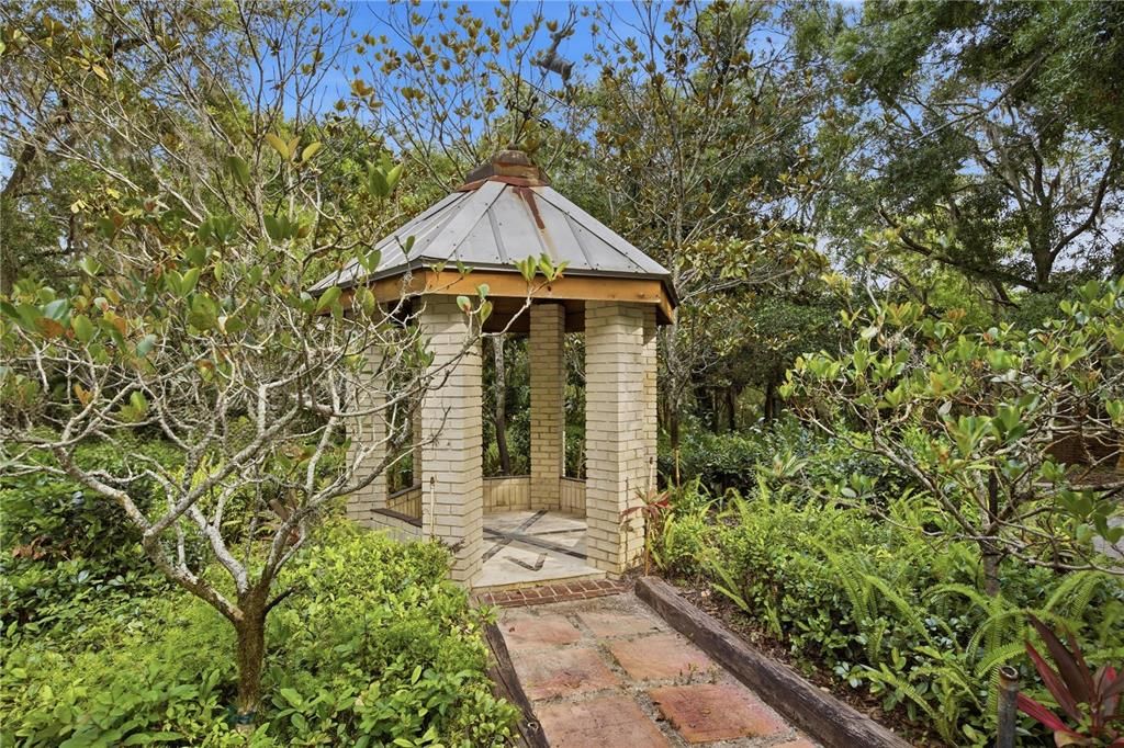 En Venta: $1,299,000 (5 camas, 3 baños, 2744 Pies cuadrados)