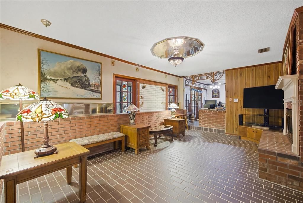 En Venta: $1,299,000 (5 camas, 3 baños, 2744 Pies cuadrados)