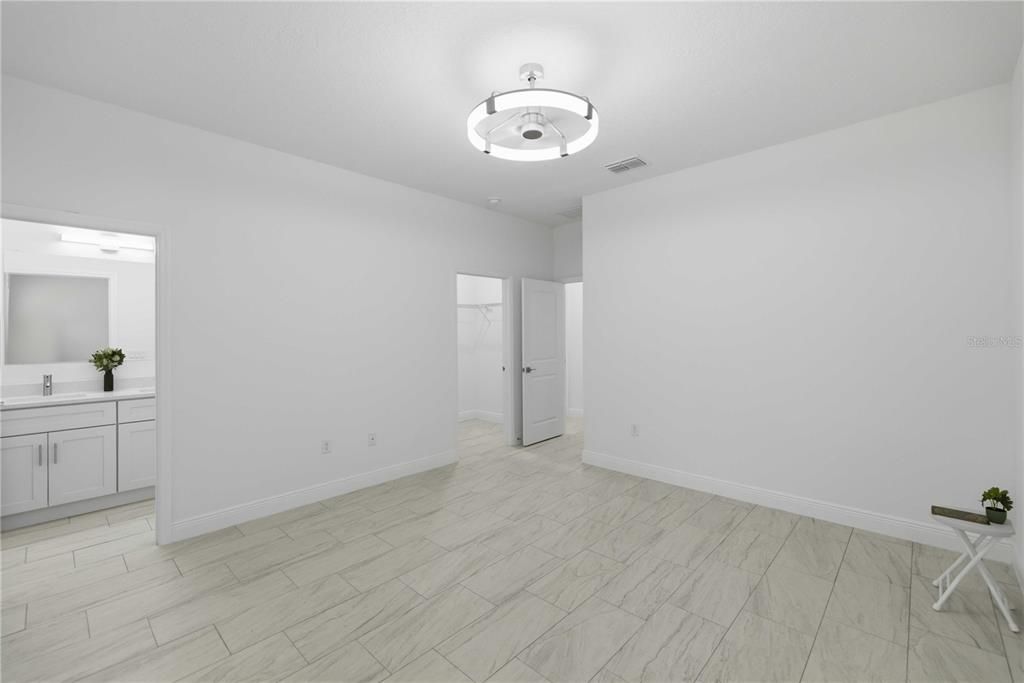 For Sale: $284,900 (4 beds, 2 baths, 1661 Square Feet)