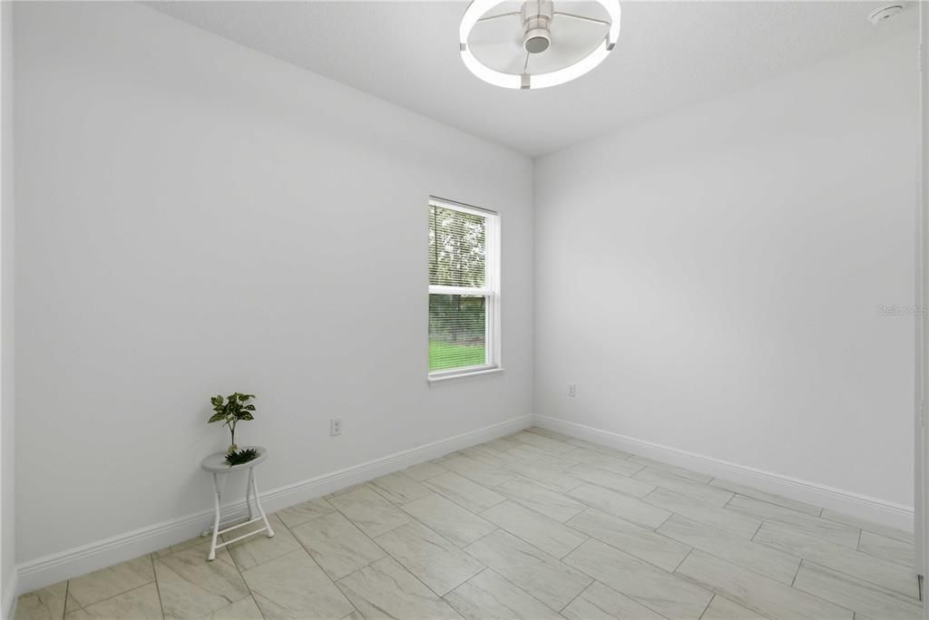 For Sale: $284,900 (4 beds, 2 baths, 1661 Square Feet)