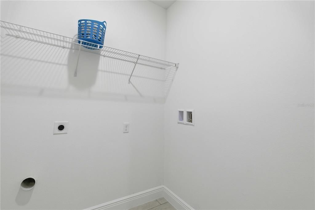 For Sale: $284,900 (4 beds, 2 baths, 1661 Square Feet)