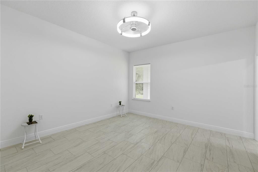 For Sale: $284,900 (4 beds, 2 baths, 1661 Square Feet)