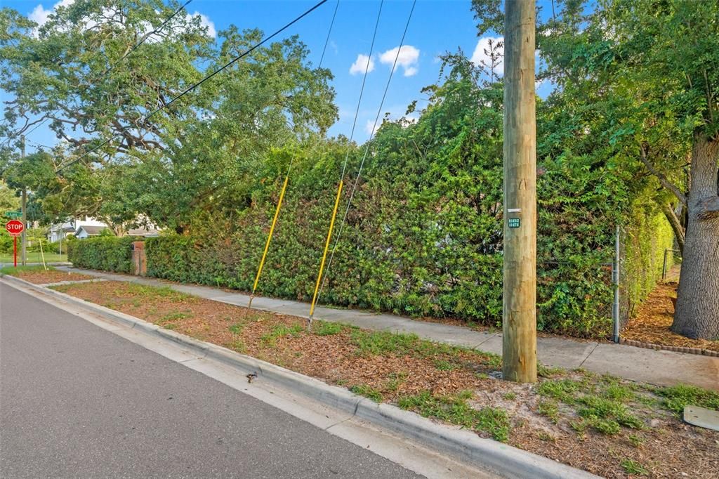 En Venta: $750,000 (0.23 acres)