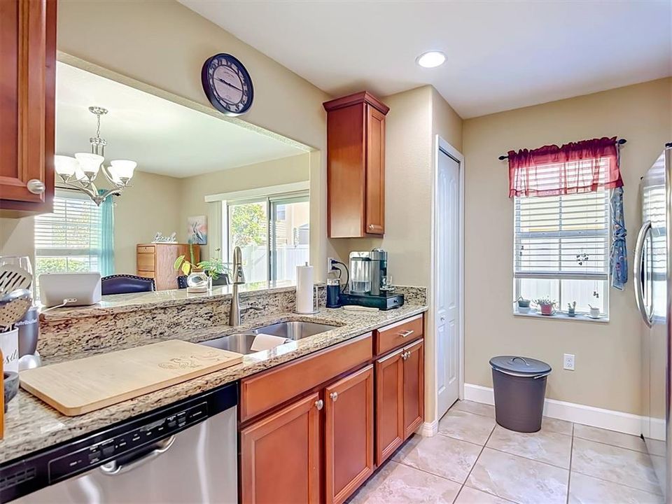 For Sale: $240,000 (3 beds, 2 baths, 1364 Square Feet)