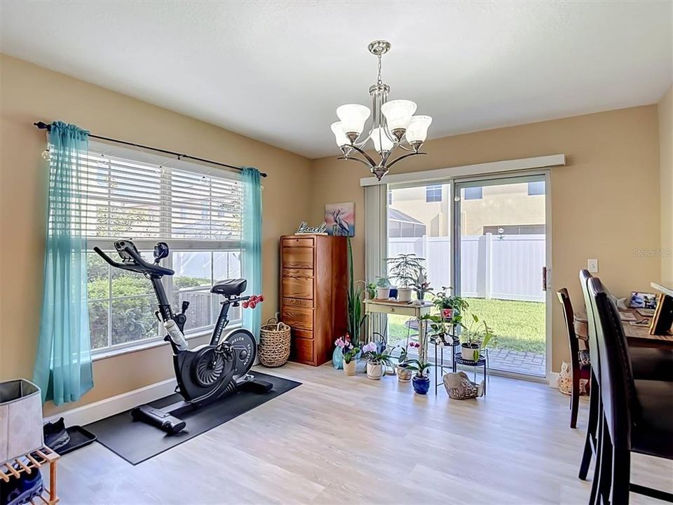 For Sale: $240,000 (3 beds, 2 baths, 1364 Square Feet)