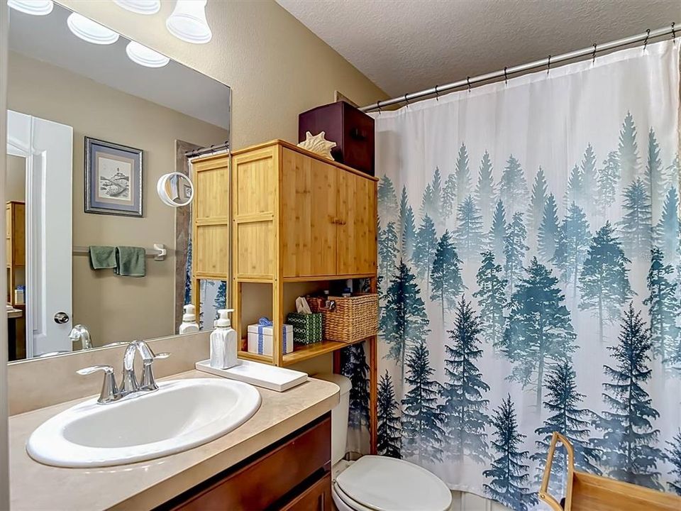 For Sale: $240,000 (3 beds, 2 baths, 1364 Square Feet)