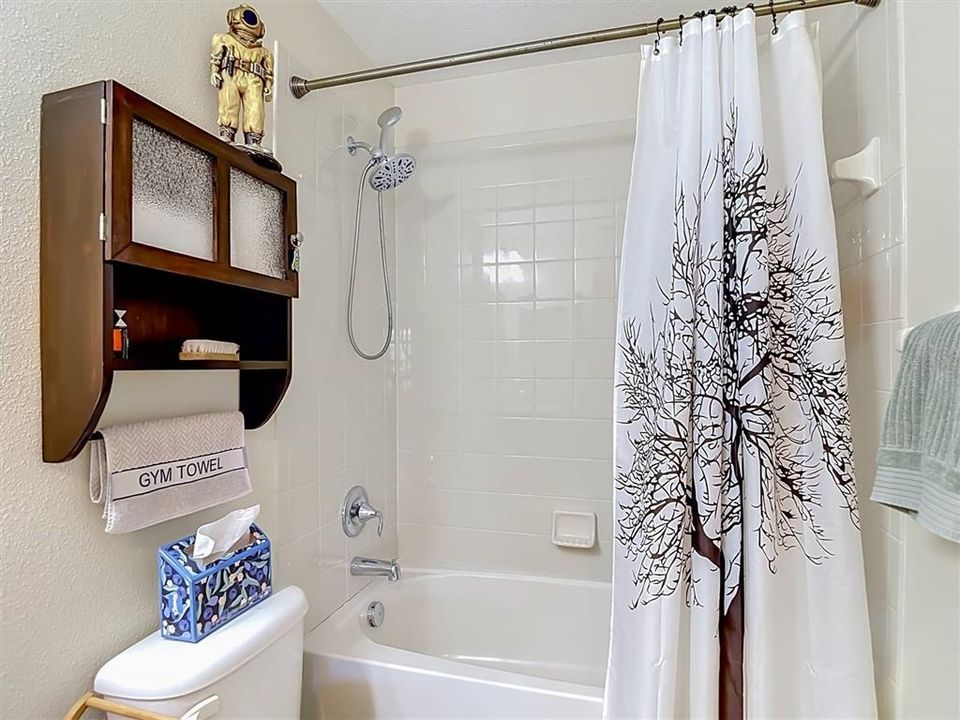 For Sale: $240,000 (3 beds, 2 baths, 1364 Square Feet)