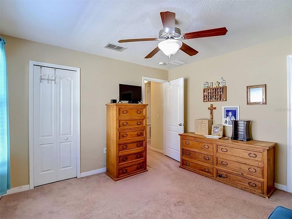 For Sale: $240,000 (3 beds, 2 baths, 1364 Square Feet)