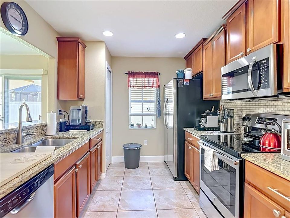 For Sale: $240,000 (3 beds, 2 baths, 1364 Square Feet)