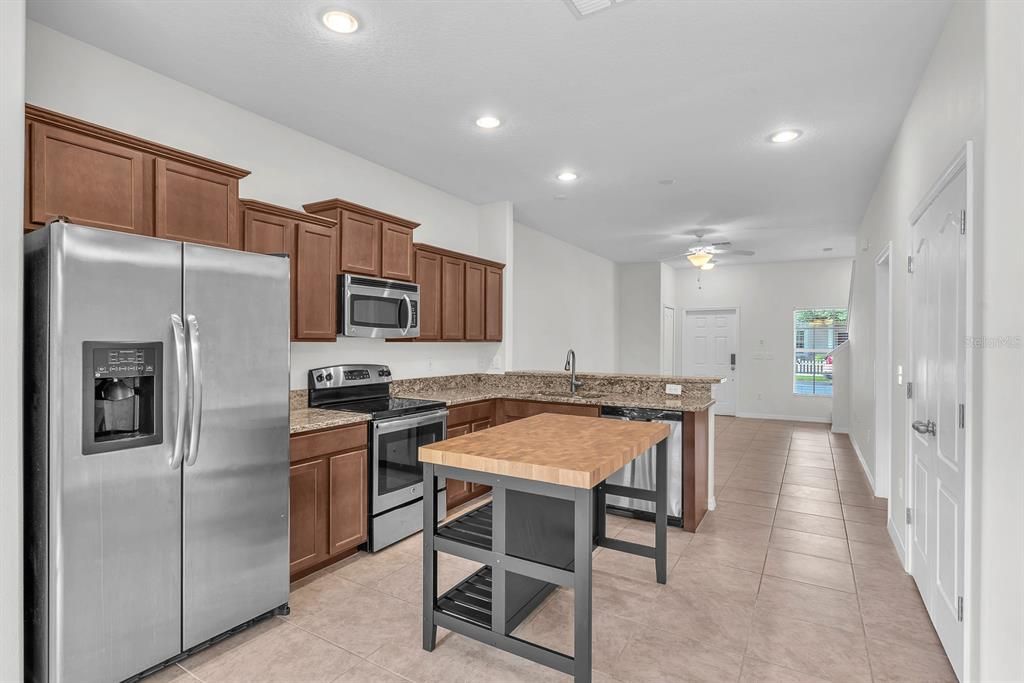 For Sale: $225,000 (2 beds, 2 baths, 1140 Square Feet)