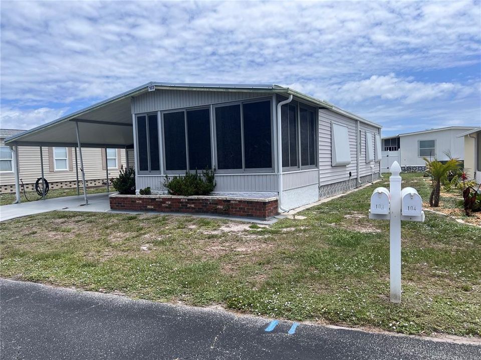 For Sale: $100,000 (2 beds, 2 baths, 863 Square Feet)
