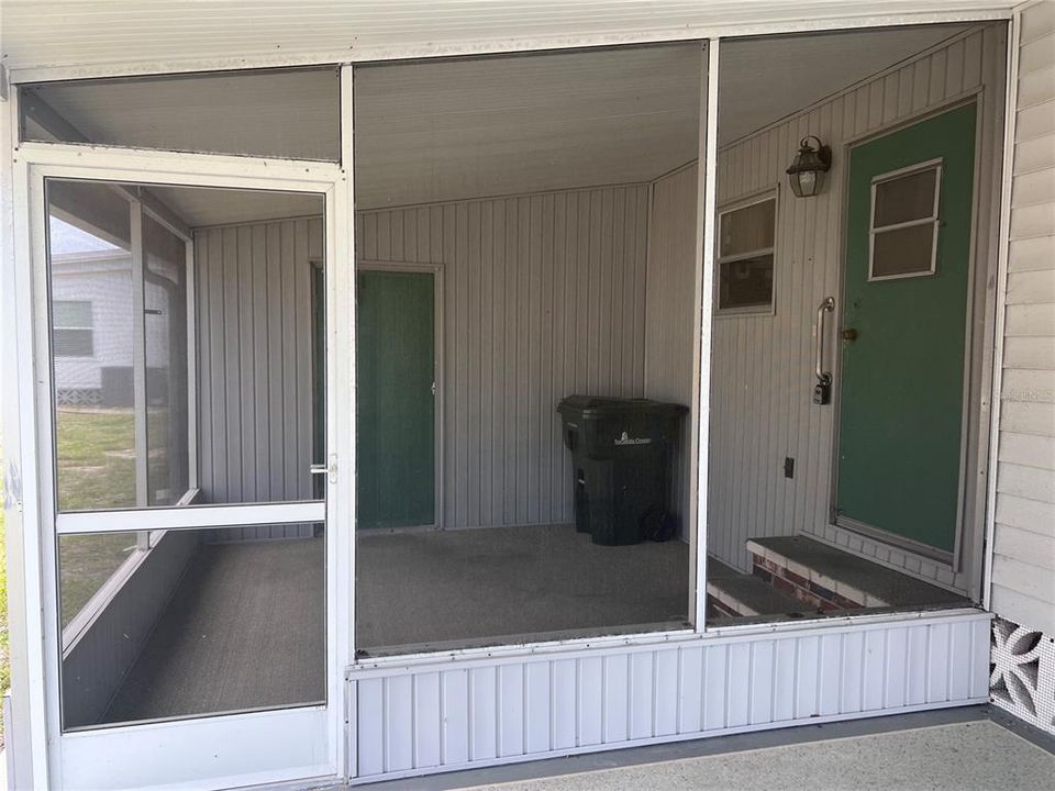For Sale: $100,000 (2 beds, 2 baths, 863 Square Feet)