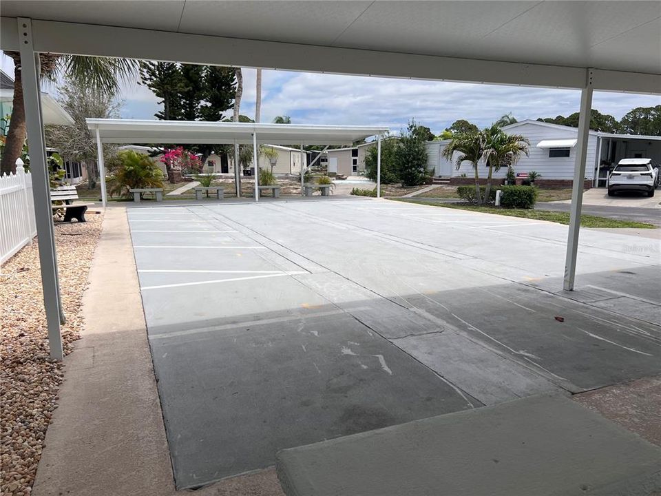 For Sale: $100,000 (2 beds, 2 baths, 863 Square Feet)