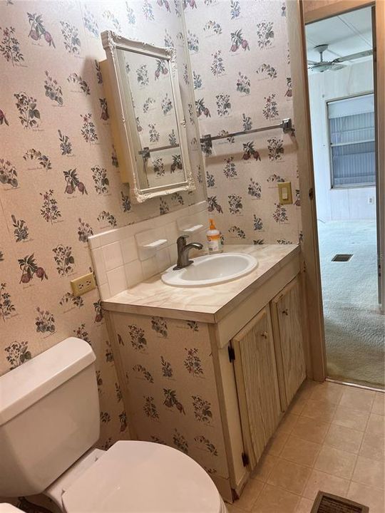 For Sale: $100,000 (2 beds, 2 baths, 863 Square Feet)